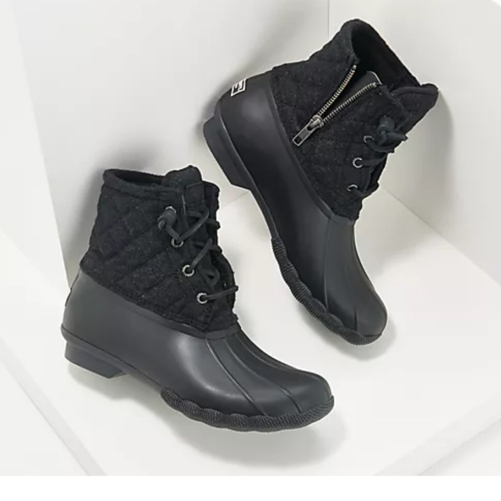 New Sperry Wool Quilted Duck boots. Blackish grey